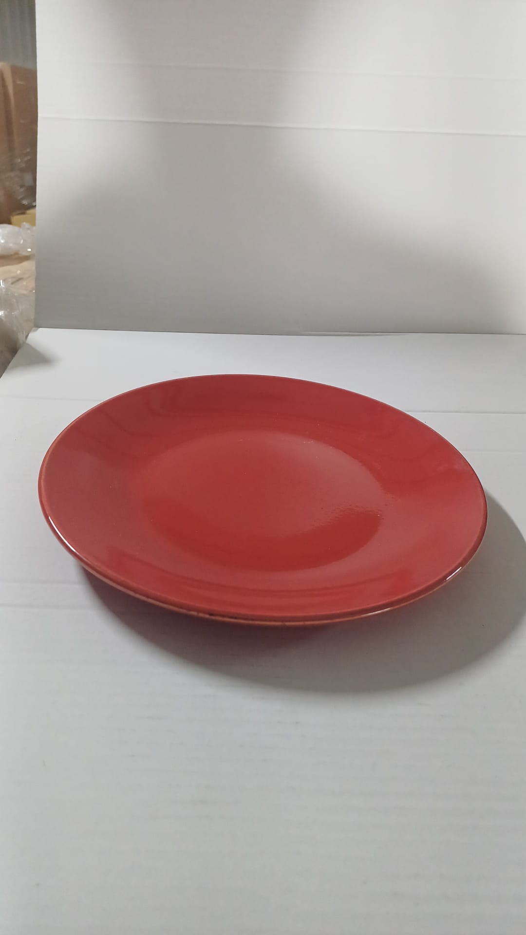 KIRMIZI DÜZ PORSELEN TABAK 27 CM